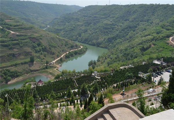 西安高橋墓園風(fēng)景秀麗